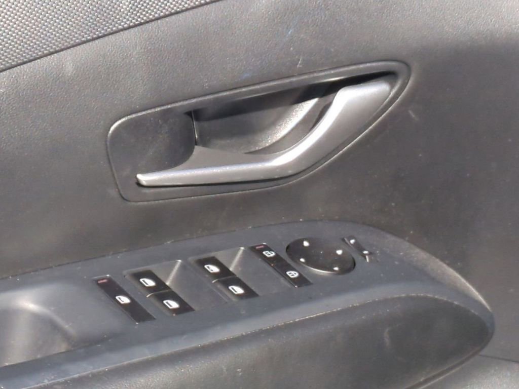 Certified 2025 Hyundai Tucson SE AWD/4WD image 11