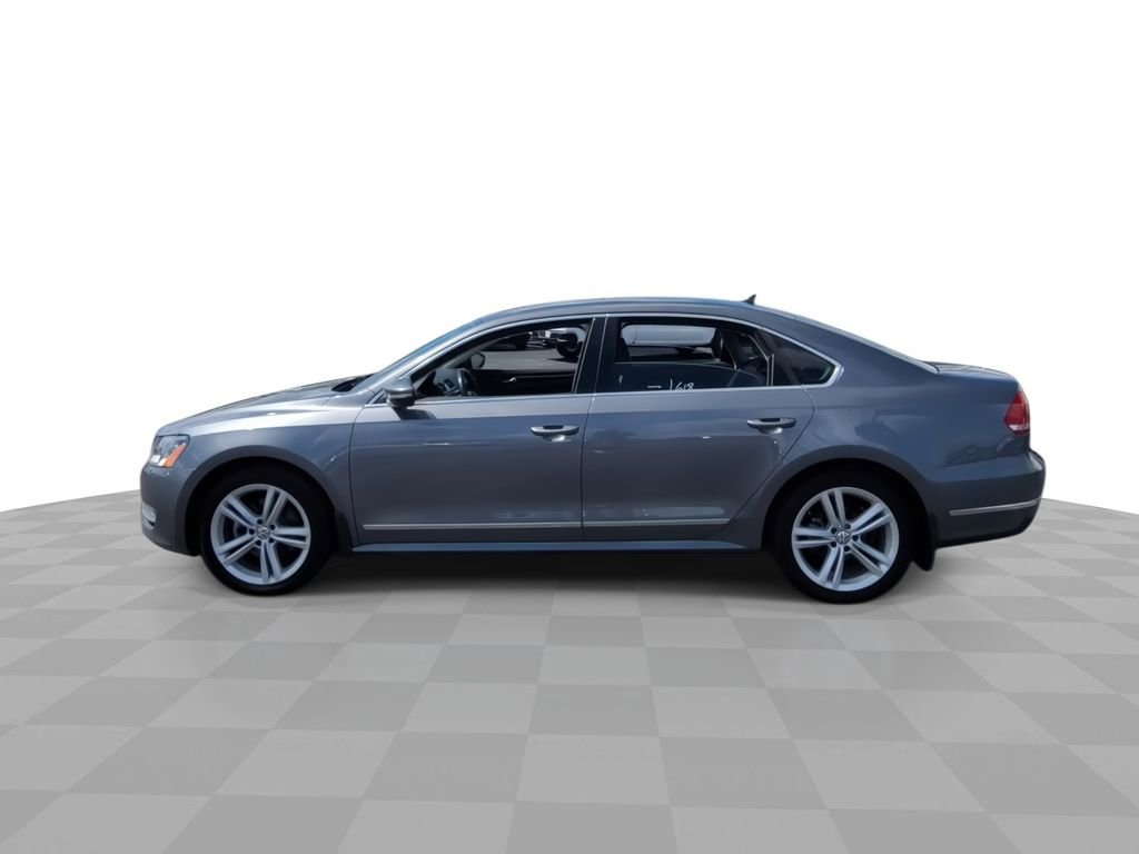 Used 2012 Volkswagen Passat TDI SEL Premium FWD image 5