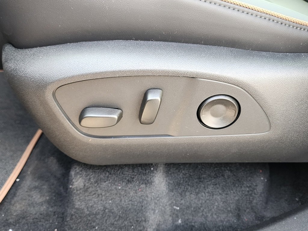 New 2026 GMC Acadia AT4 w/ Super Cruise Package image 18