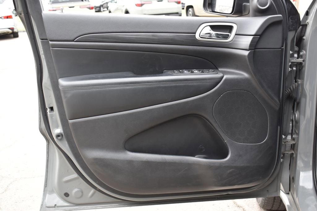 Used 2022 Jeep Grand Cherokee Laredo X image 8