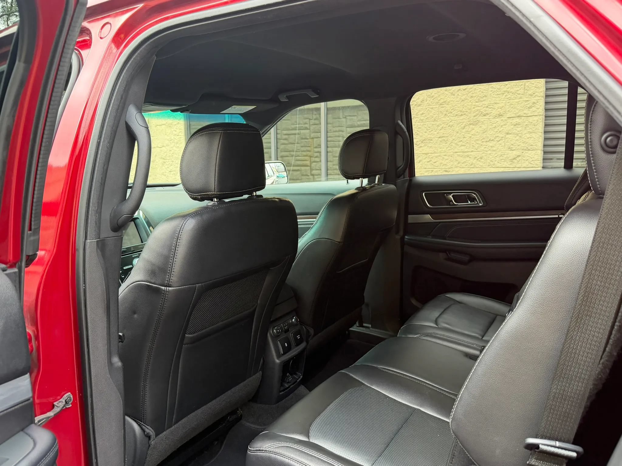 Used 2017 Ford Explorer Limited FWD image 30