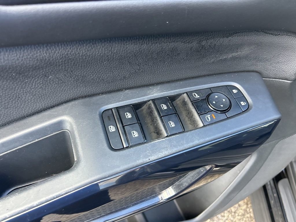 Used 2025 Nissan Pathfinder SV image 36