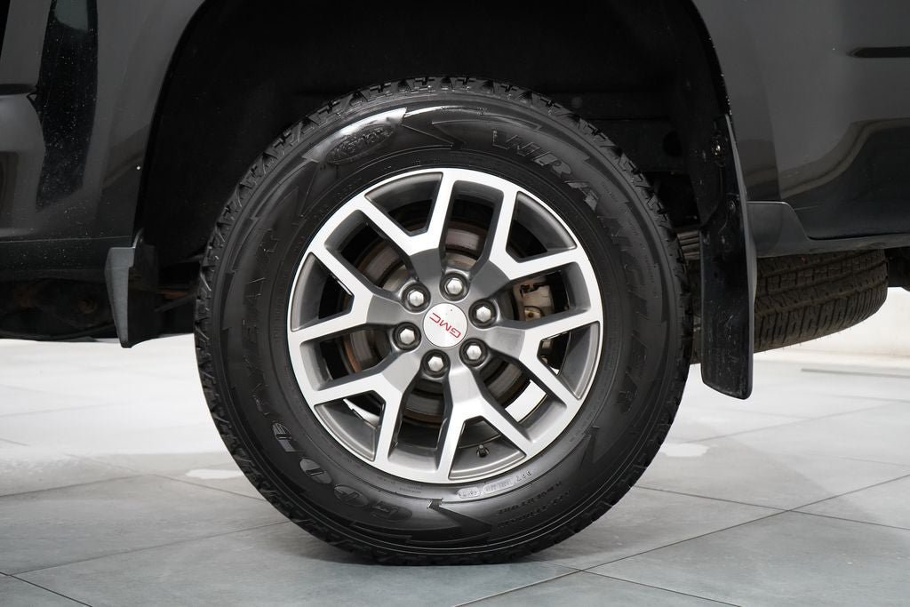 Used 2015 GMC Canyon SLE w/ All-Terrain Package AWD/4WD image 37