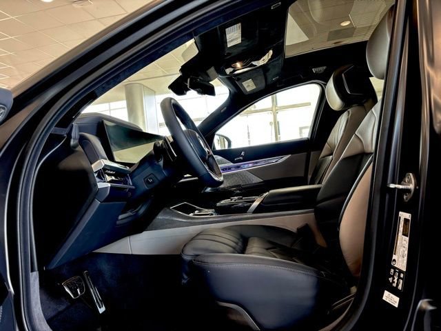 Used 2025 BMW 760i xDrive 760i xDrive w/ Executive Package image 12