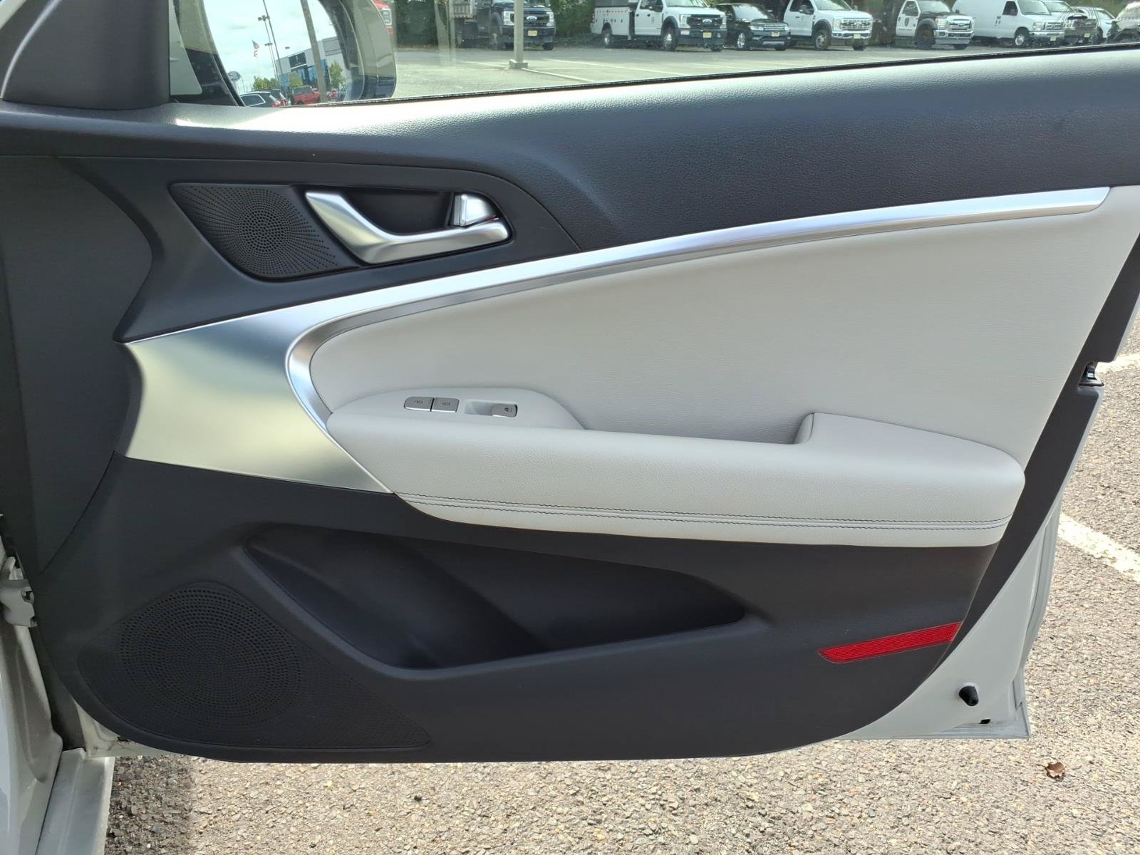 Used 2025 Genesis G70 2.5T AWD/4WD image 10