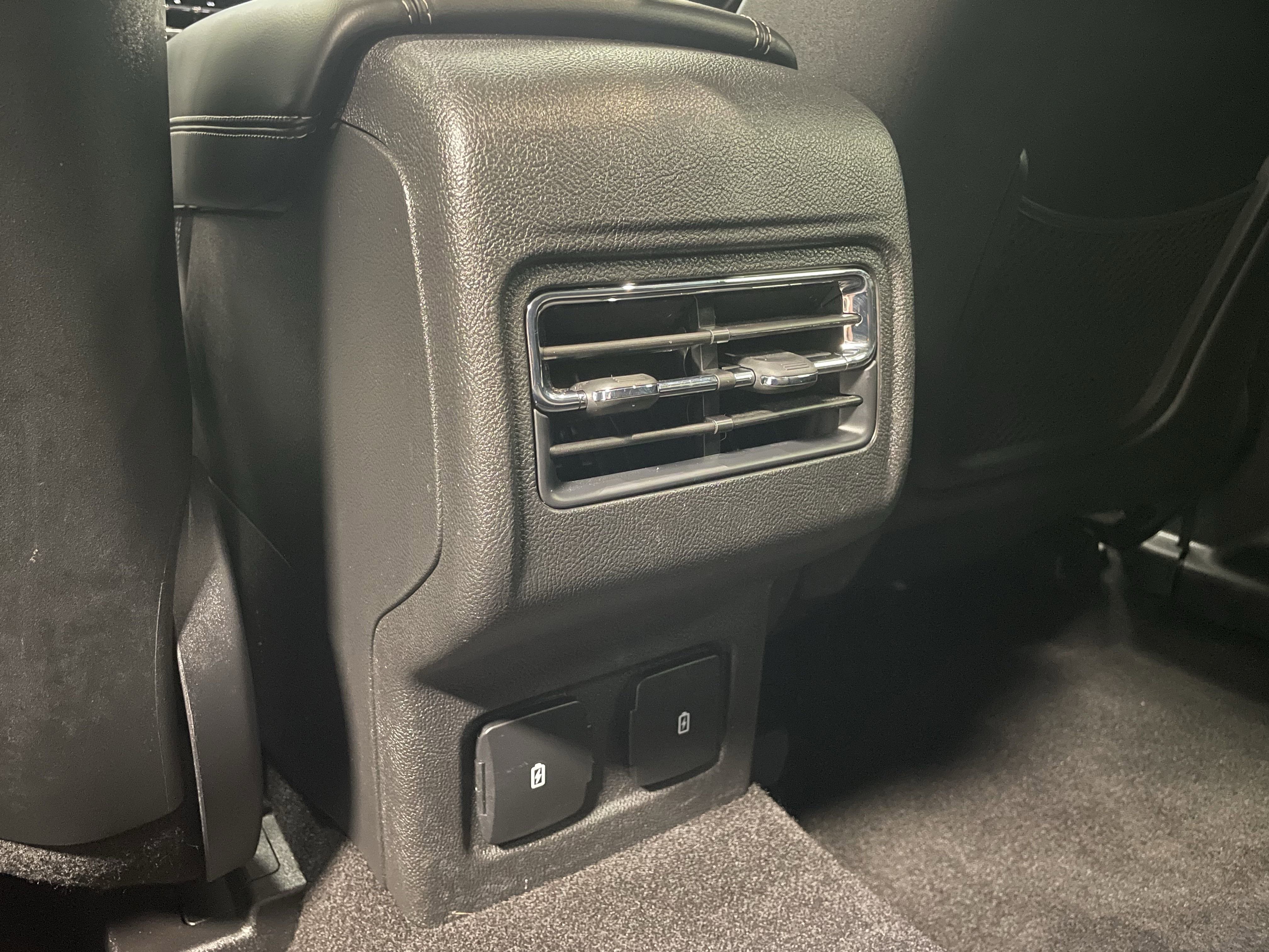 Used 2025 Lincoln Corsair AWD w/ Equipment Group 101A image 24