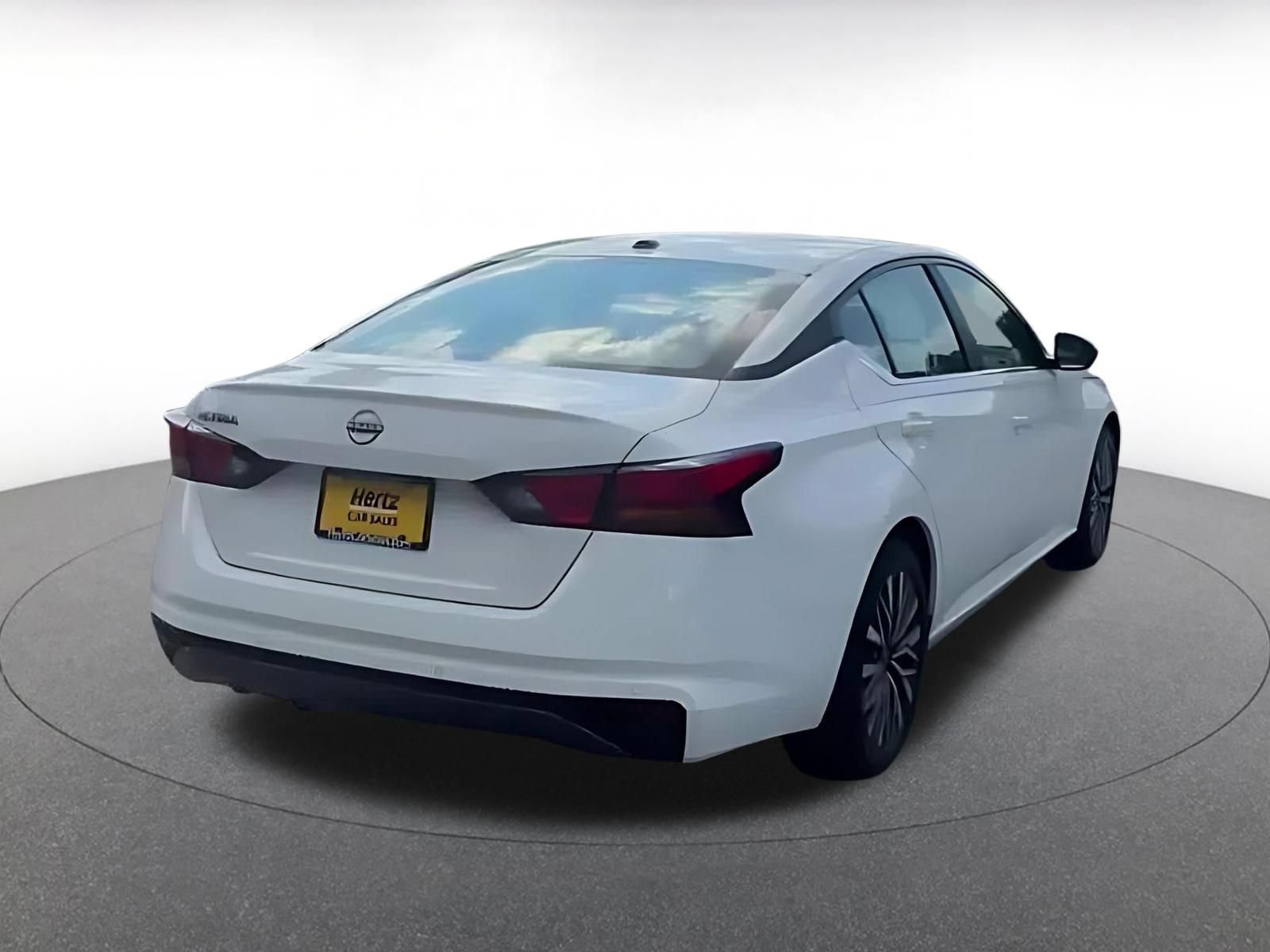 Used 2026 Nissan Altima 2.5 SV FWD image 14