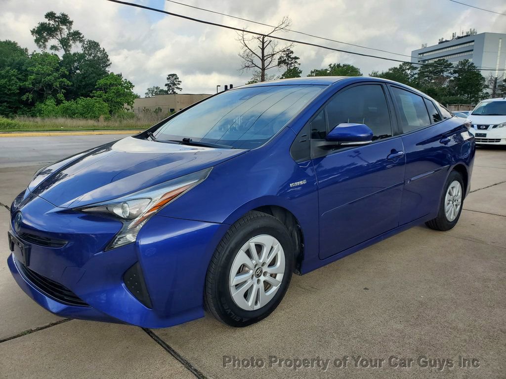 Used 2017 Toyota Prius Two FWD image 1
