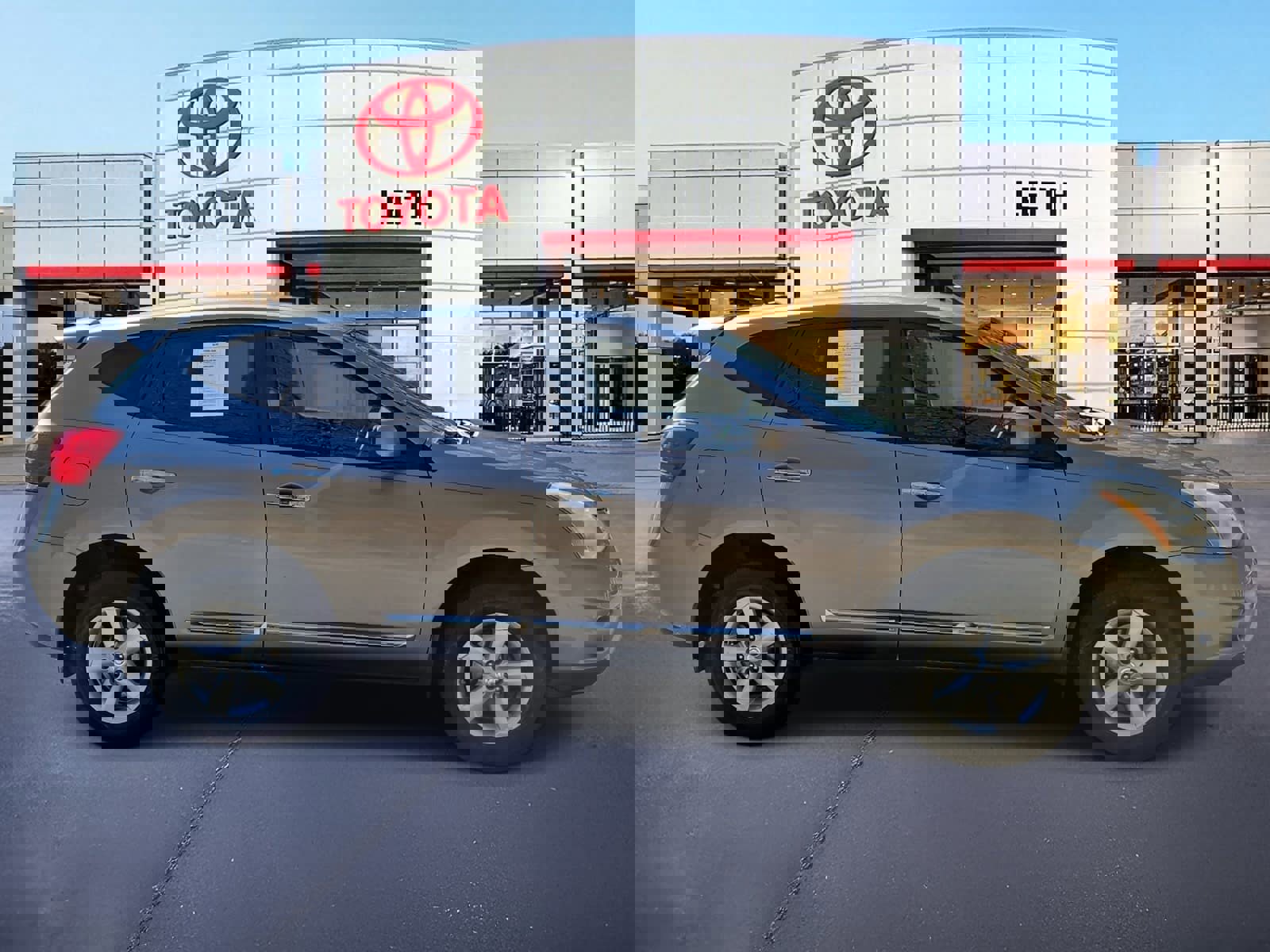 Used 2013 Nissan Rogue S w/ Special Edition Pkg image 4