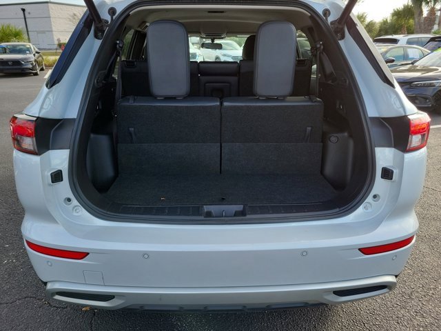 Used 2024 Mitsubishi Outlander SE image 13