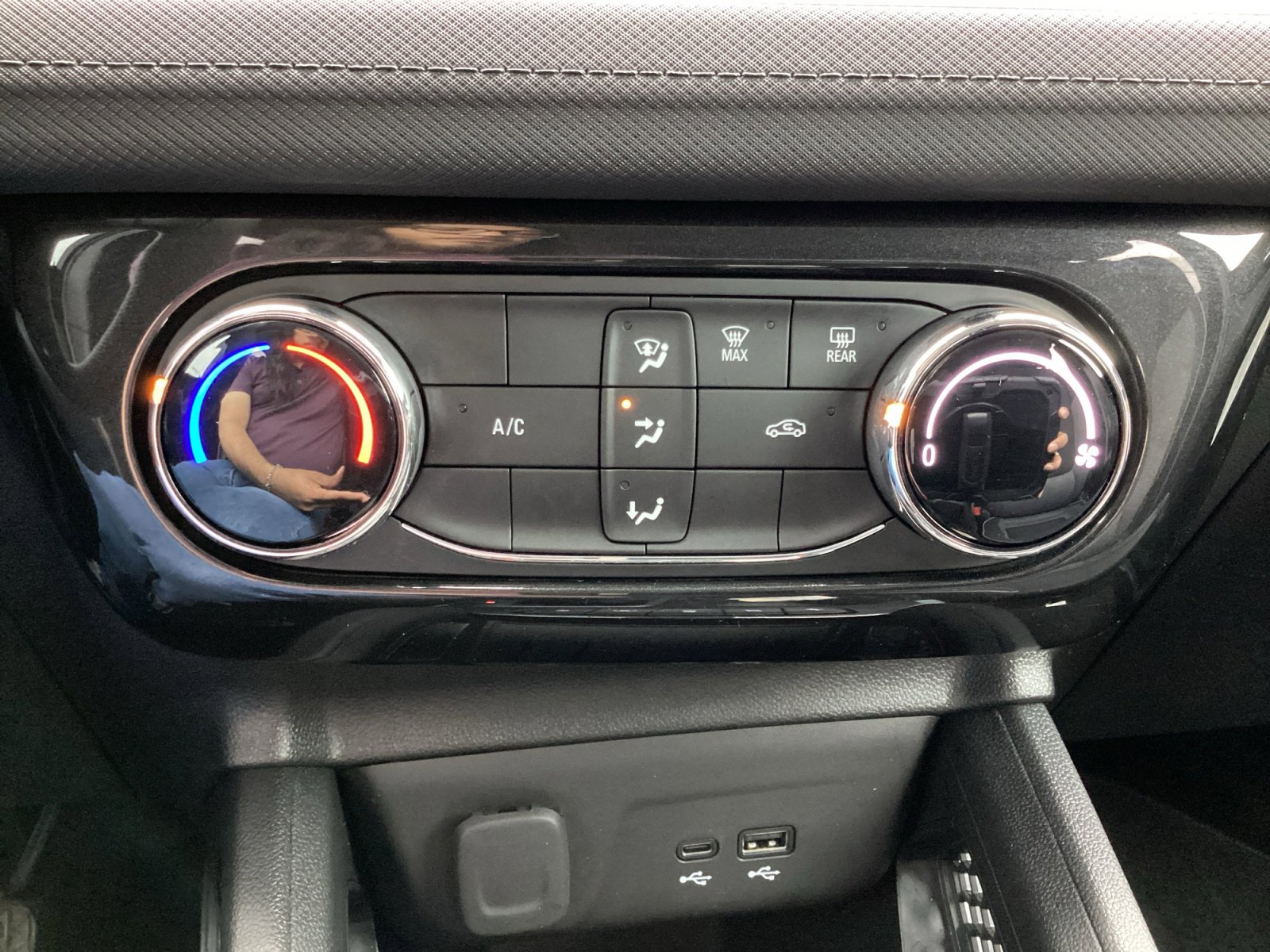 Used 2024 Chevrolet TrailBlazer LT w/ Driver Confidence Package FWD image 21