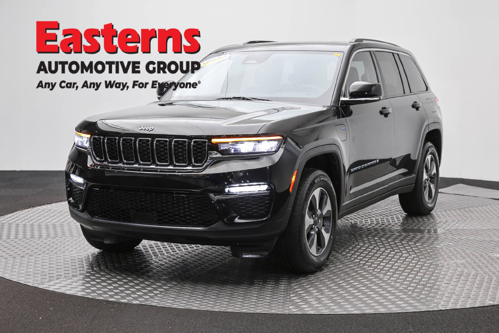 Used 2023 Jeep Grand Cherokee 4WD 4xe image 1