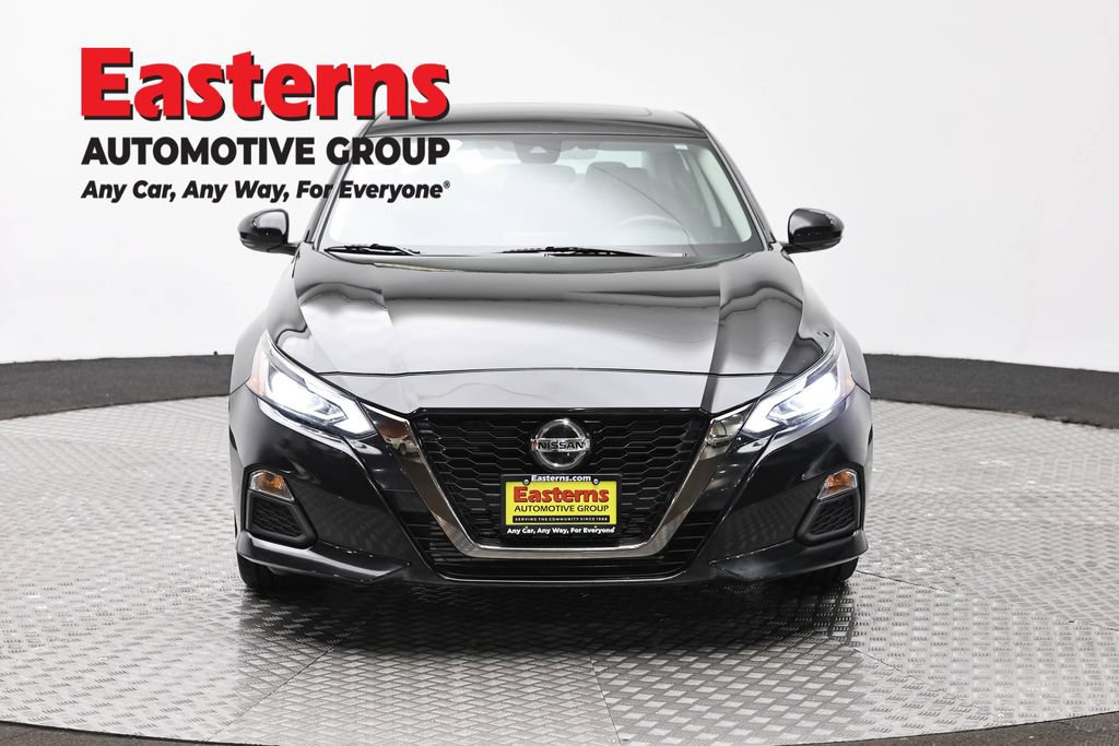 Used 2022 Nissan Altima 2.0 SR FWD image 2
