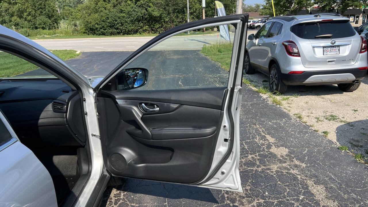 Used 2018 Nissan Rogue SV w/ Premium Package image 33