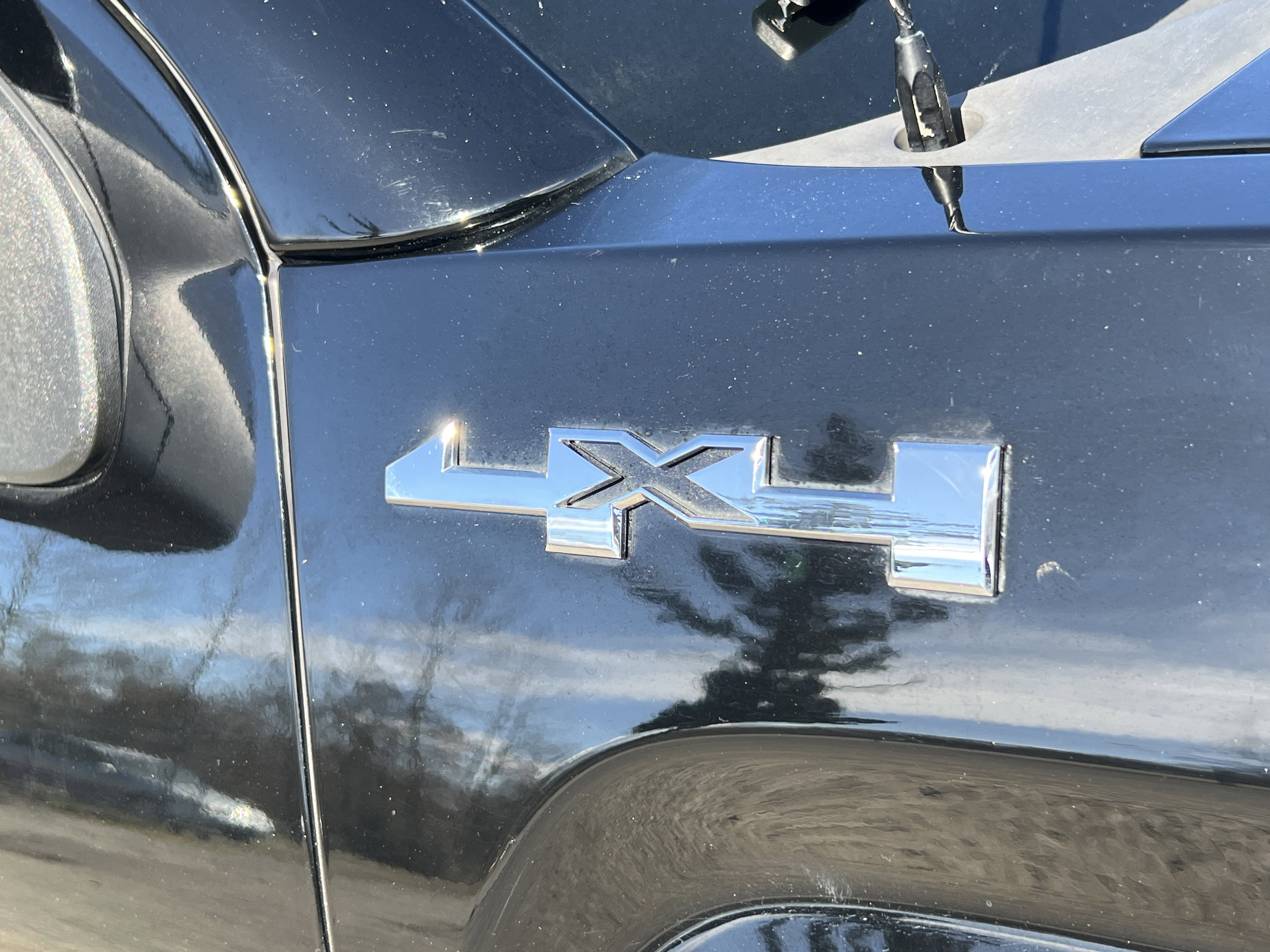 Used 2018 GMC Sierra 1500 SLE w/ Elevation Edition AWD/4WD image 10