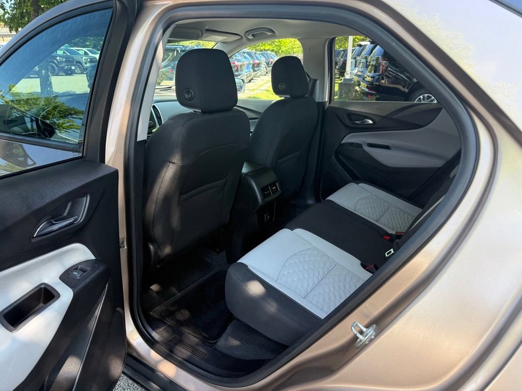 Used 2019 Chevrolet Equinox LS w/ LS Convenience Package AWD/4WD image 11