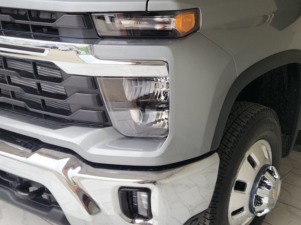 New 2026 Chevrolet Silverado 3500 LT AWD/4WD image 8