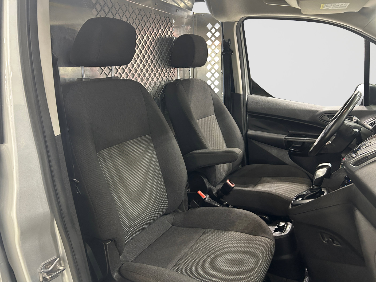 Used 2017 Ford Transit Connect XL FWD image 9