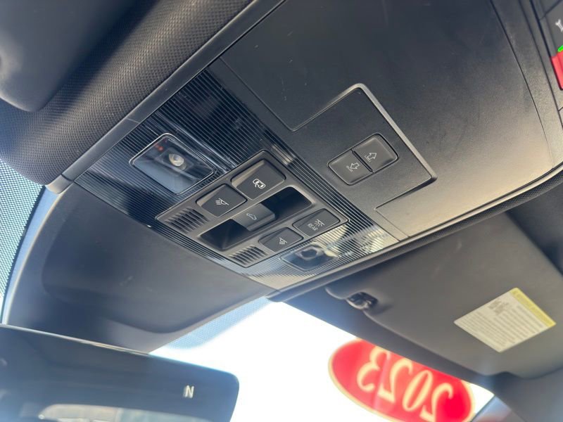 Used 2023 Volkswagen Tiguan SEL R-Line image 29