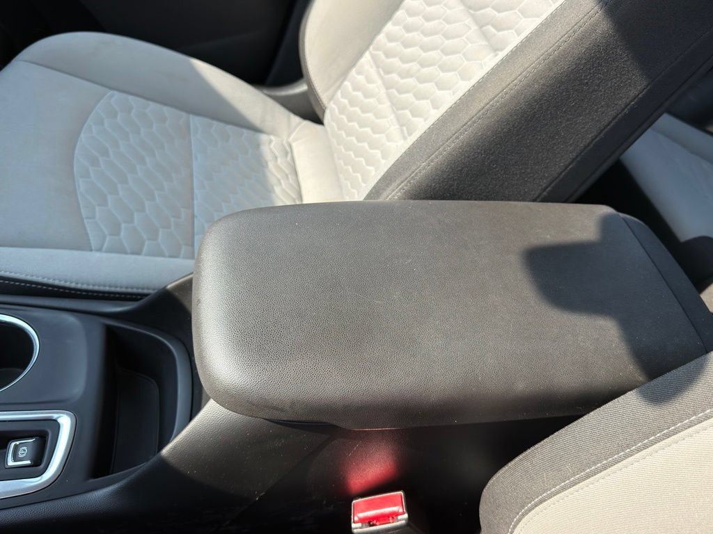 Used 2019 Chevrolet Equinox LS FWD image 27