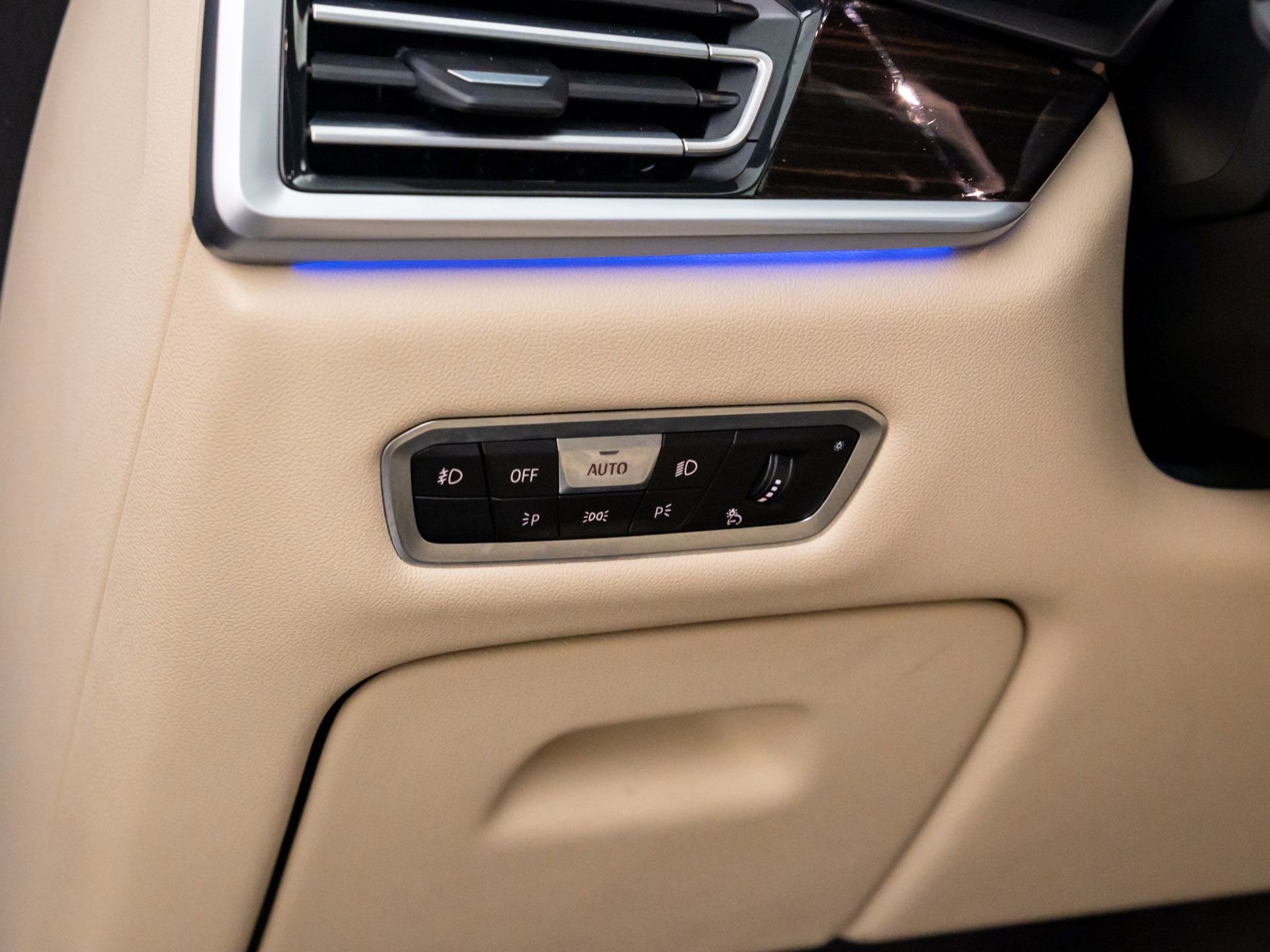 Used 2021 BMW X7 xDrive40i w/ M Sport Package image 20