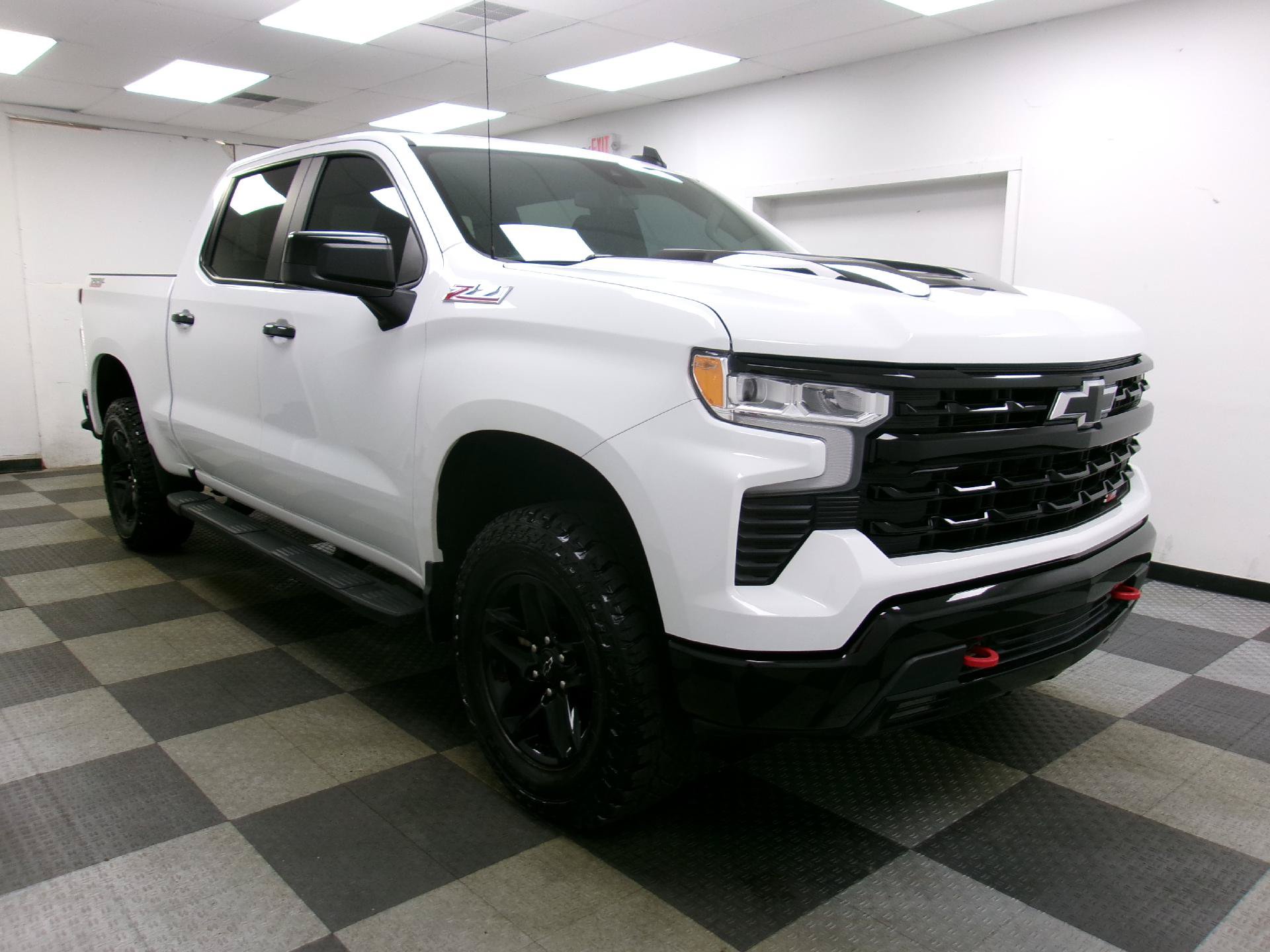Used 2024 Chevrolet Silverado 1500 LT Trail Boss w/ Protection Package AWD/4WD image 14
