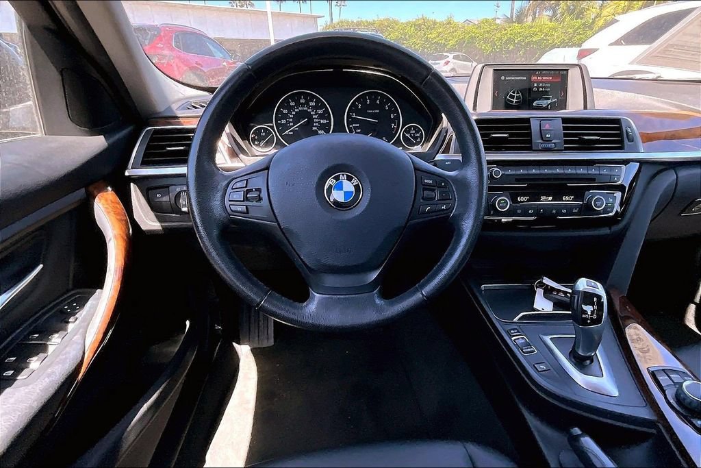 Used 2018 BMW 320i Sedan RWD image 5