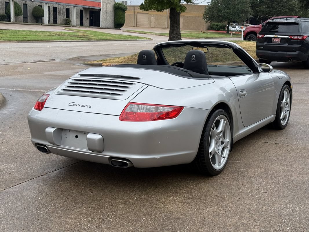 Used 2006 Porsche 911 Carrera 4 AWD/4WD image 4