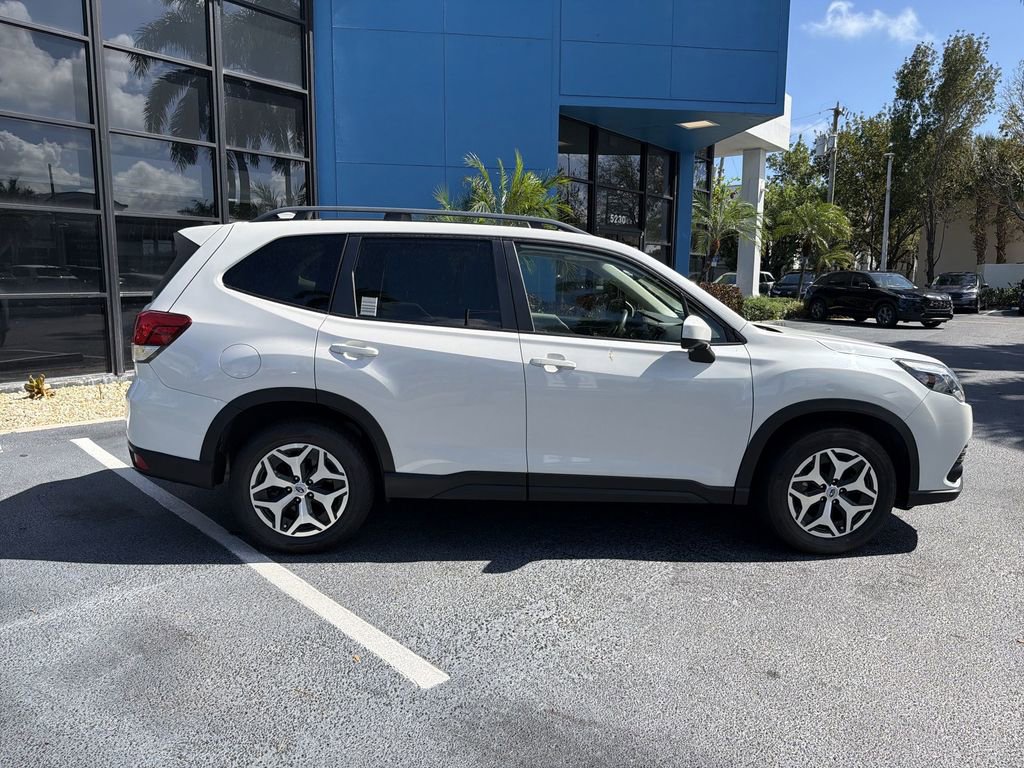 Used 2022 Subaru Forester Premium w/ Popular Package #2 AWD/4WD image 9