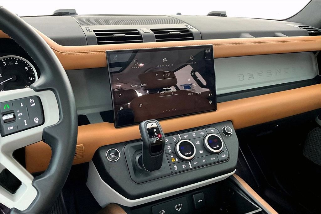 Used 2023 Land Rover Defender 130 First Edition image 8