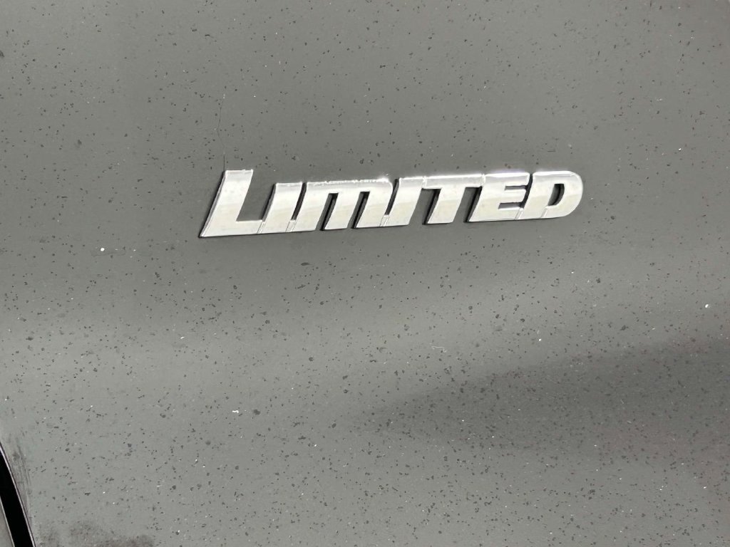 Used 2024 Toyota 4Runner Limited AWD/4WD image 9