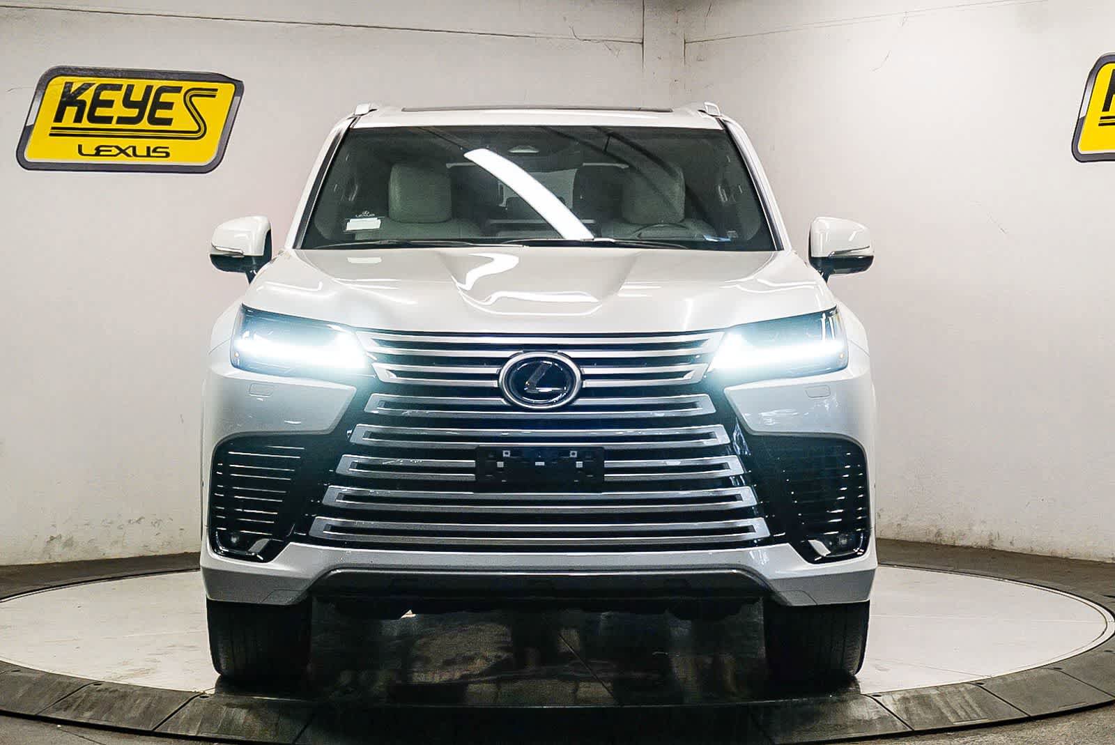 Certified 2025 Lexus LX 700h Luxury AWD/4WD image 6