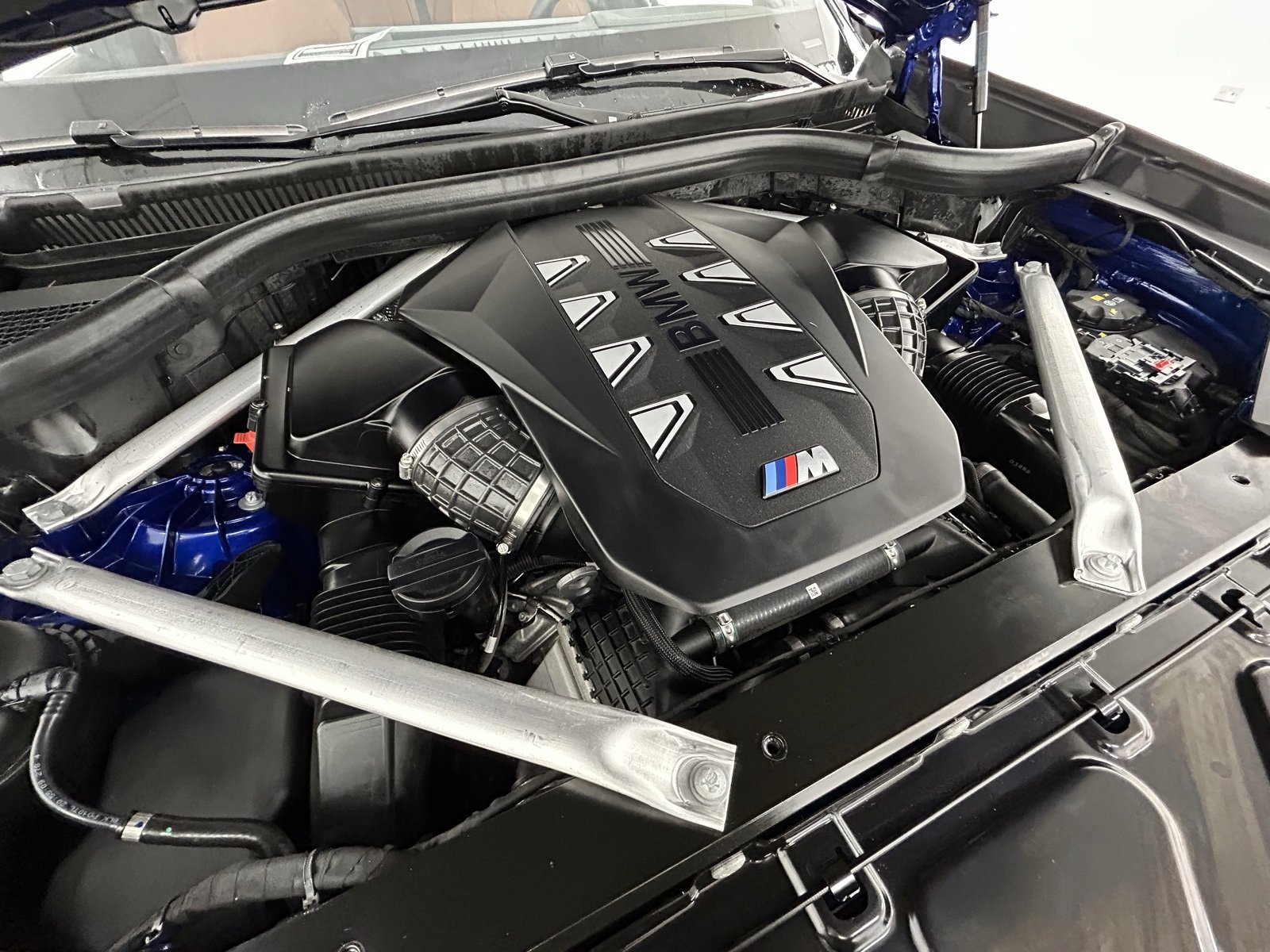 Used 2025 BMW X5 M60i w/ Parking Assistance Package image 45