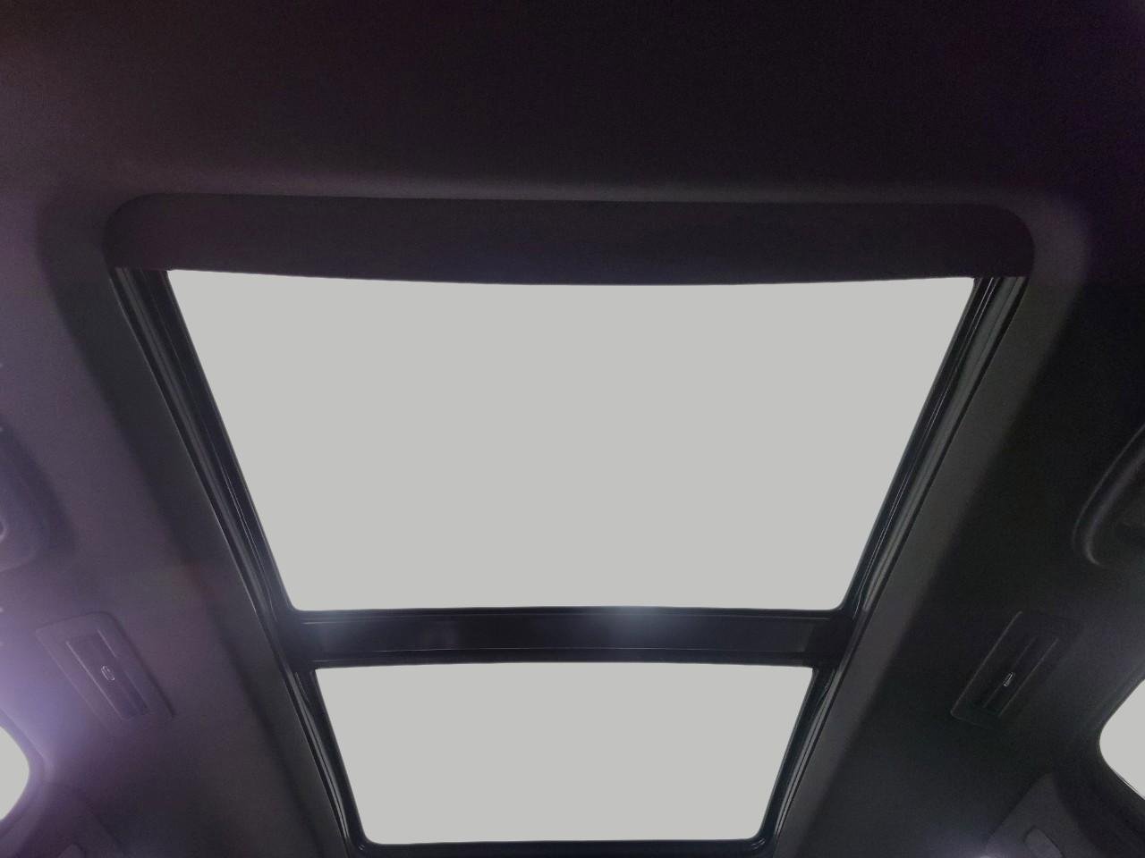 Used 2025 Cadillac XT6 Premium Luxury image 28