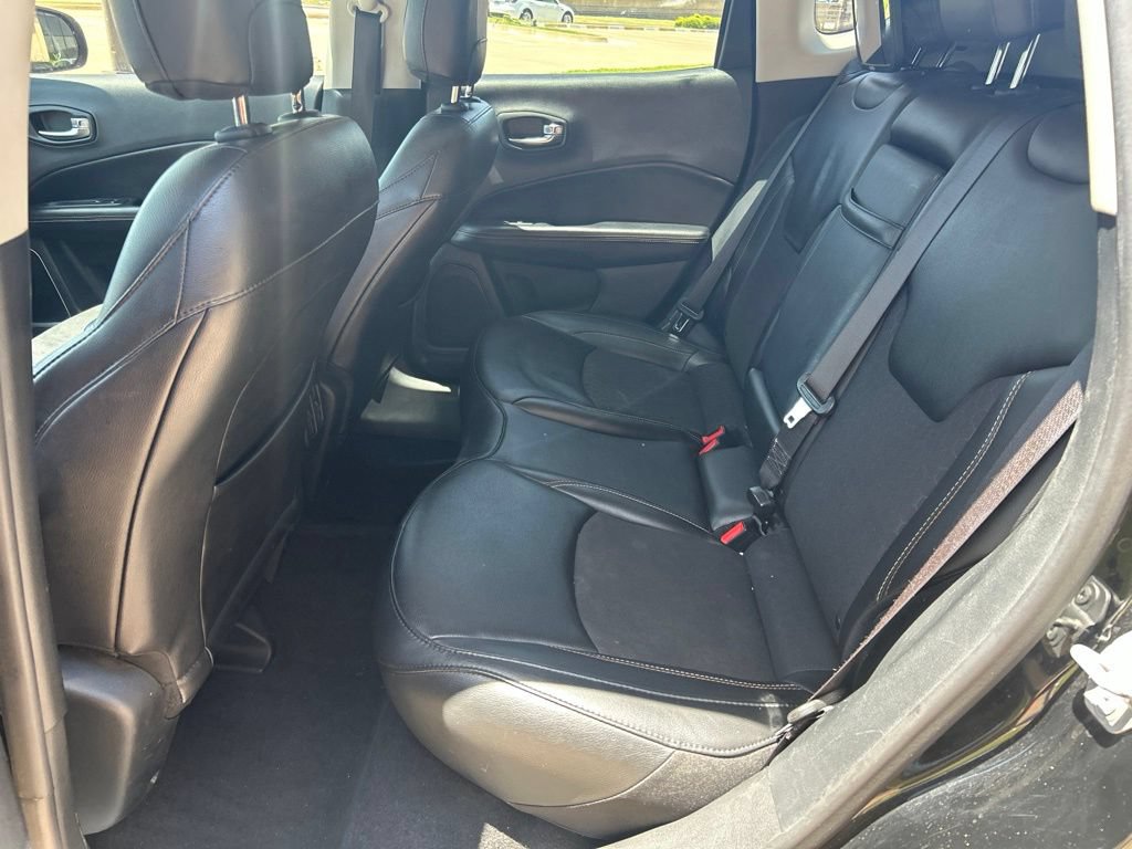 Used 2019 Jeep Compass Latitude FWD image 13