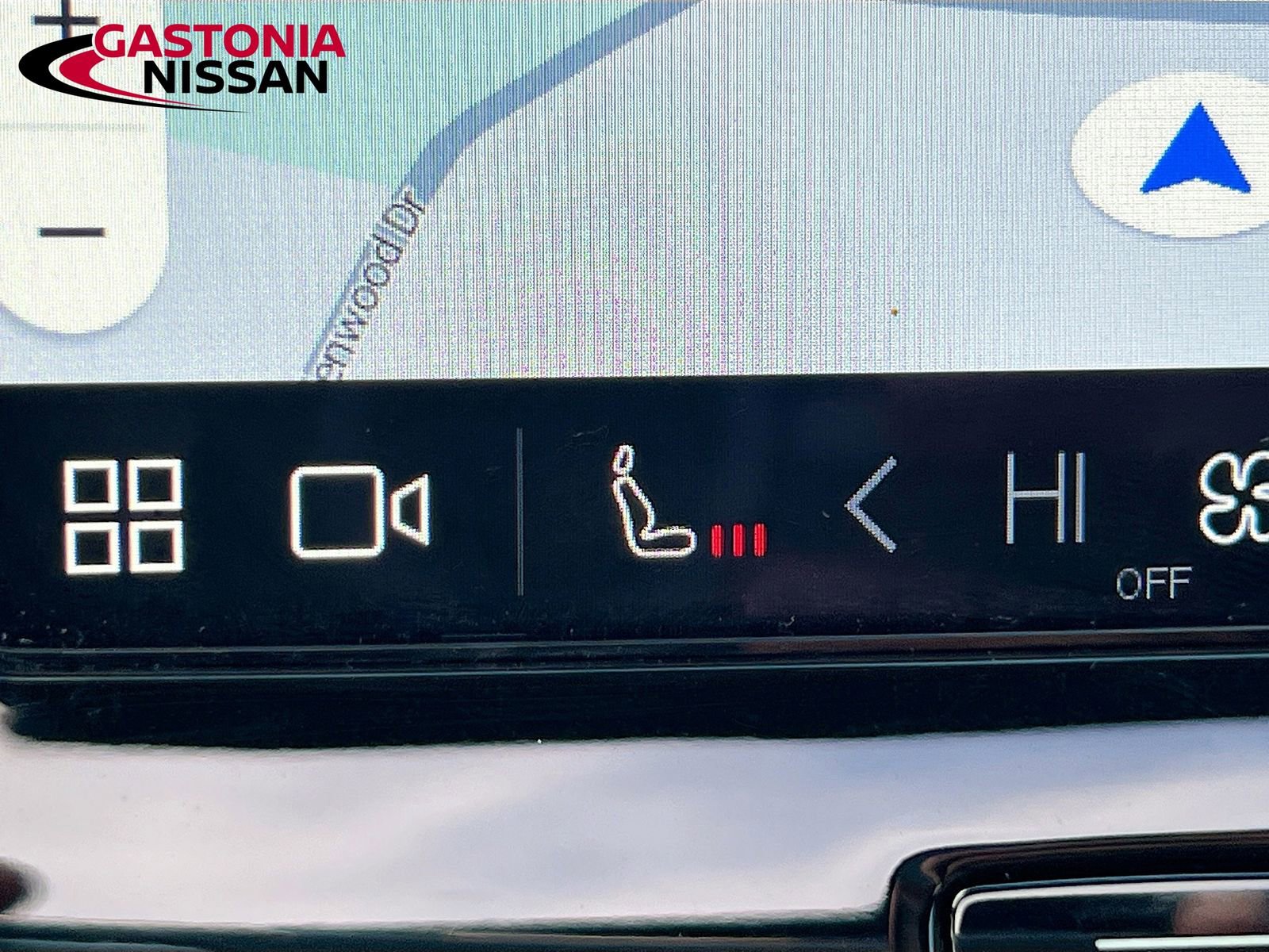 Used 2024 Volvo XC40 B5 Core image 27