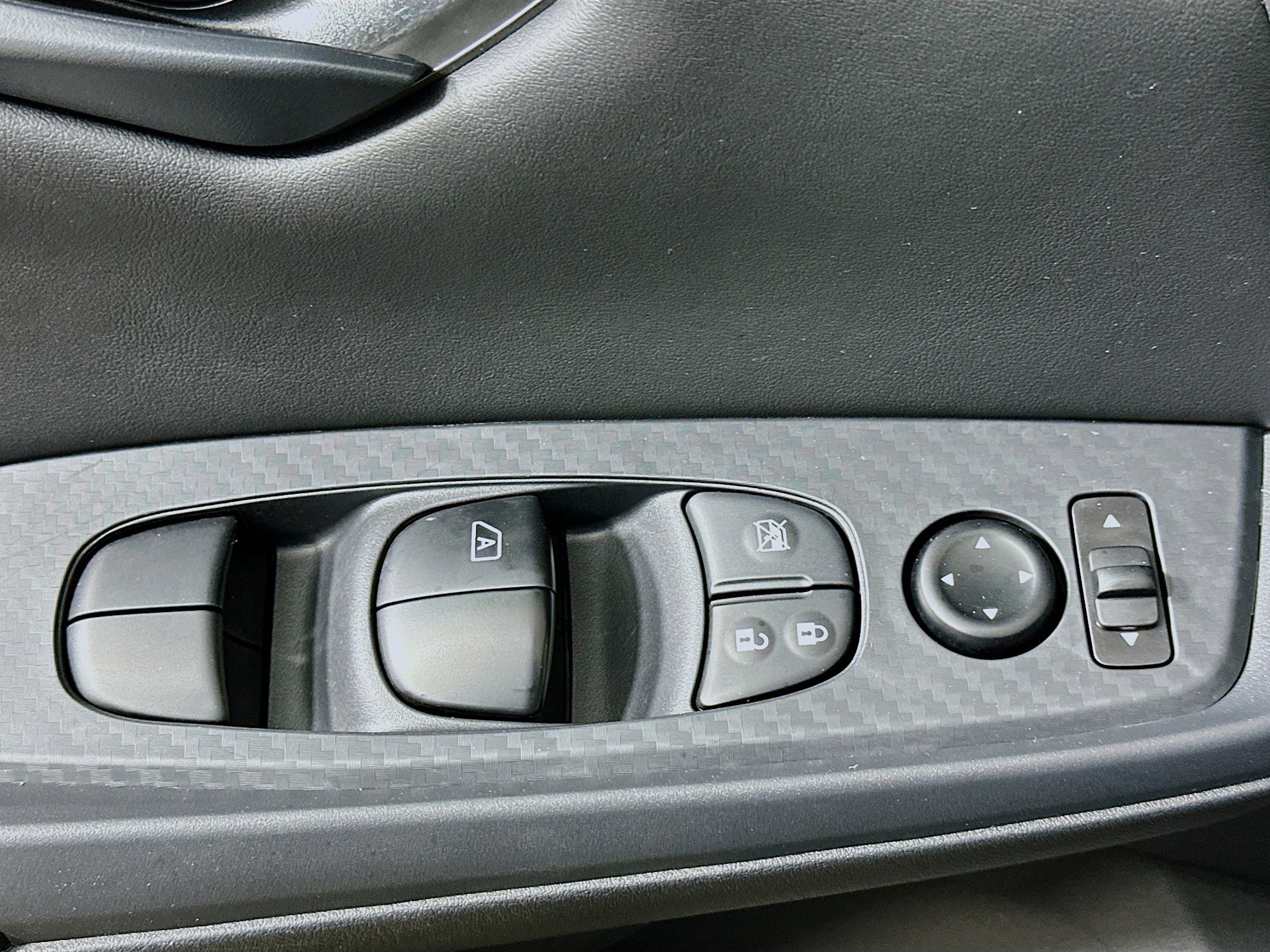 Used 2025 Nissan Sentra S image 15