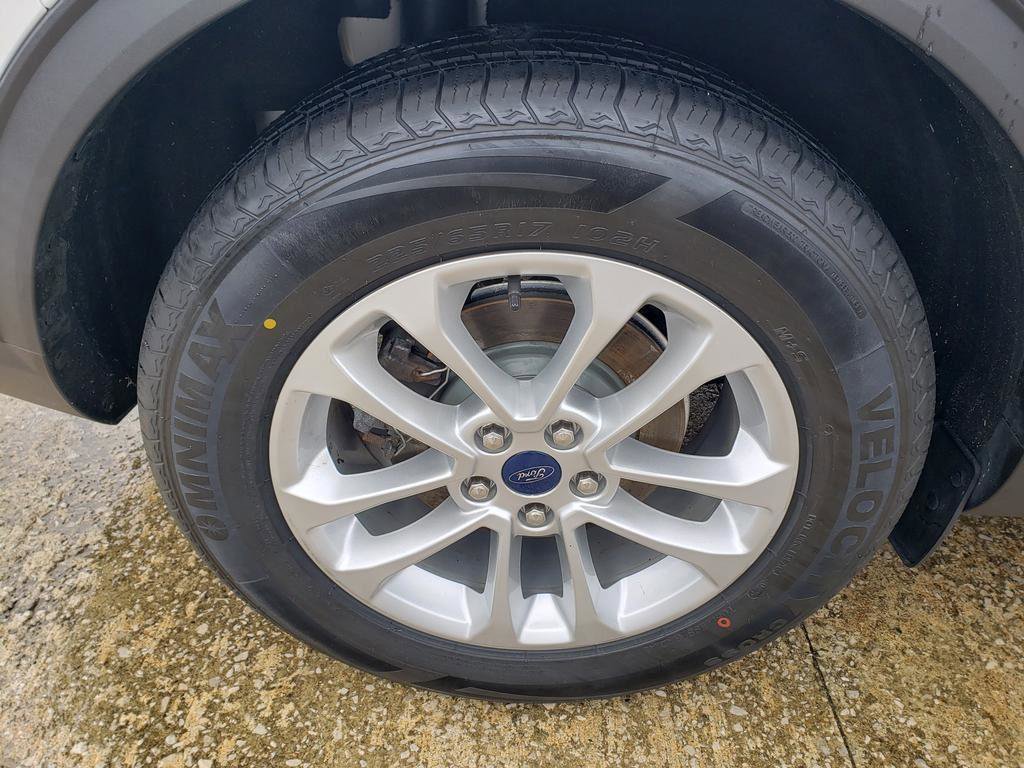 Used 2020 Ford Escape SE image 46