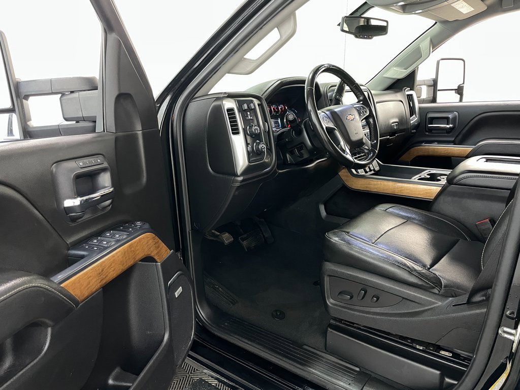 Certified 2019 Chevrolet Silverado 2500 LTZ w/ Duramax Plus Package image 26