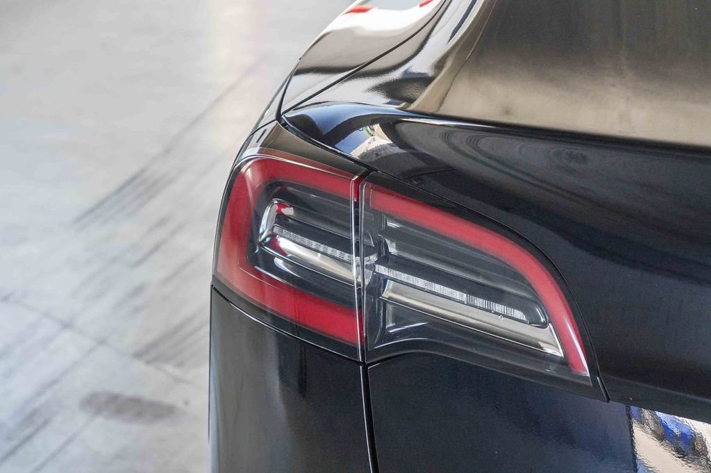 Used 2022 Tesla Model 3 Long Range AWD/4WD image 7