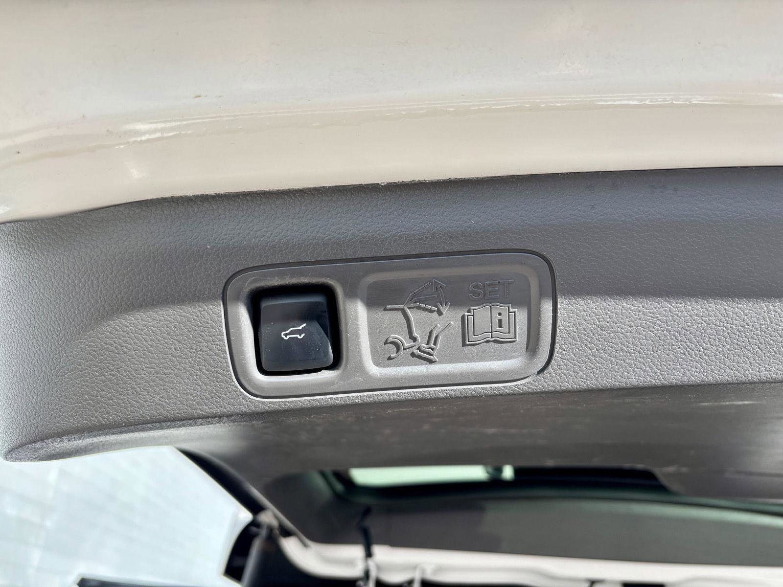 Used 2018 Ford Expedition Max Limited image 17