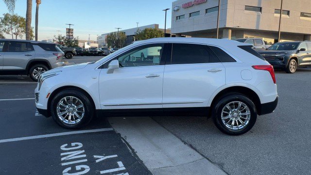 Used 2017 Cadillac XT5 Luxury w/ Driver Awareness Package image 5