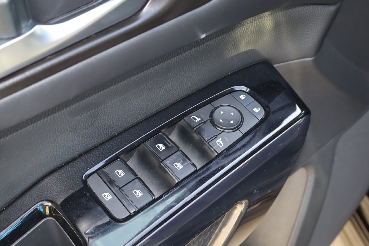 Used 2022 Nissan Pathfinder S FWD image 22