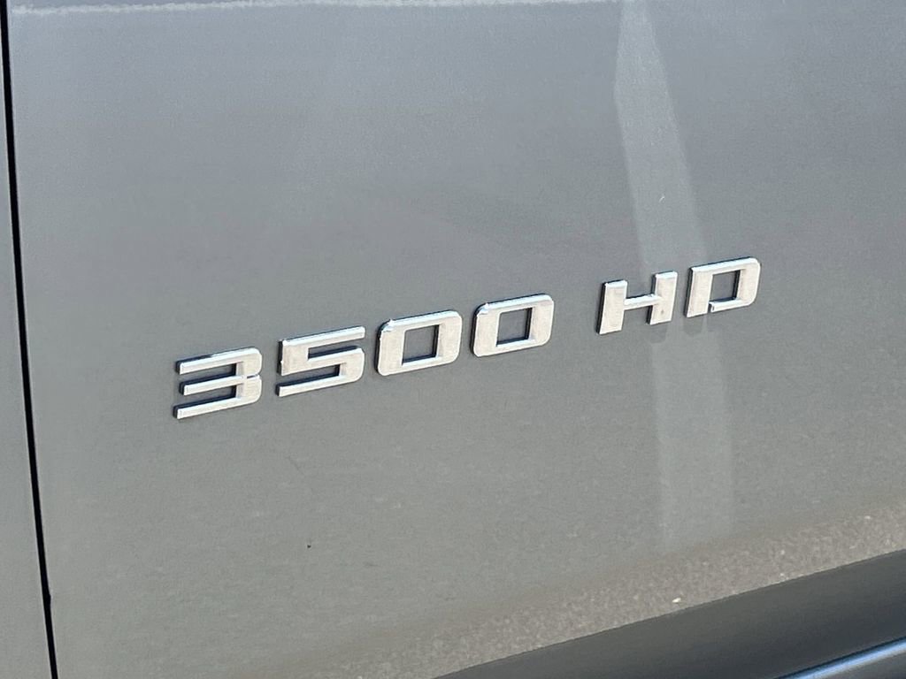 Used 2025 Chevrolet Silverado 3500 LT AWD/4WD image 31