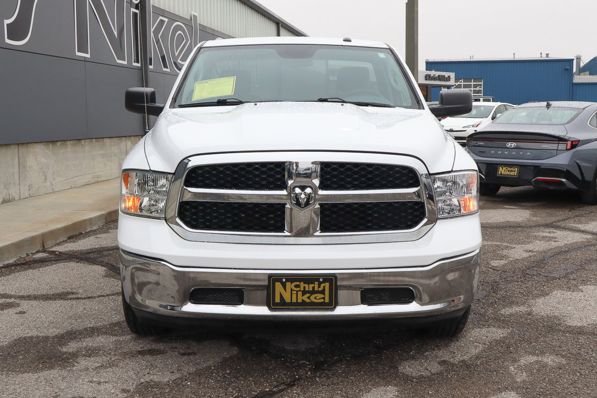 Used 2020 RAM 1500 Classic SLT AWD/4WD image 2