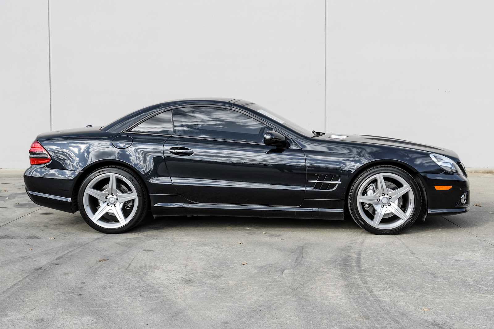 Used 2011 Mercedes-Benz SL 550 image 7
