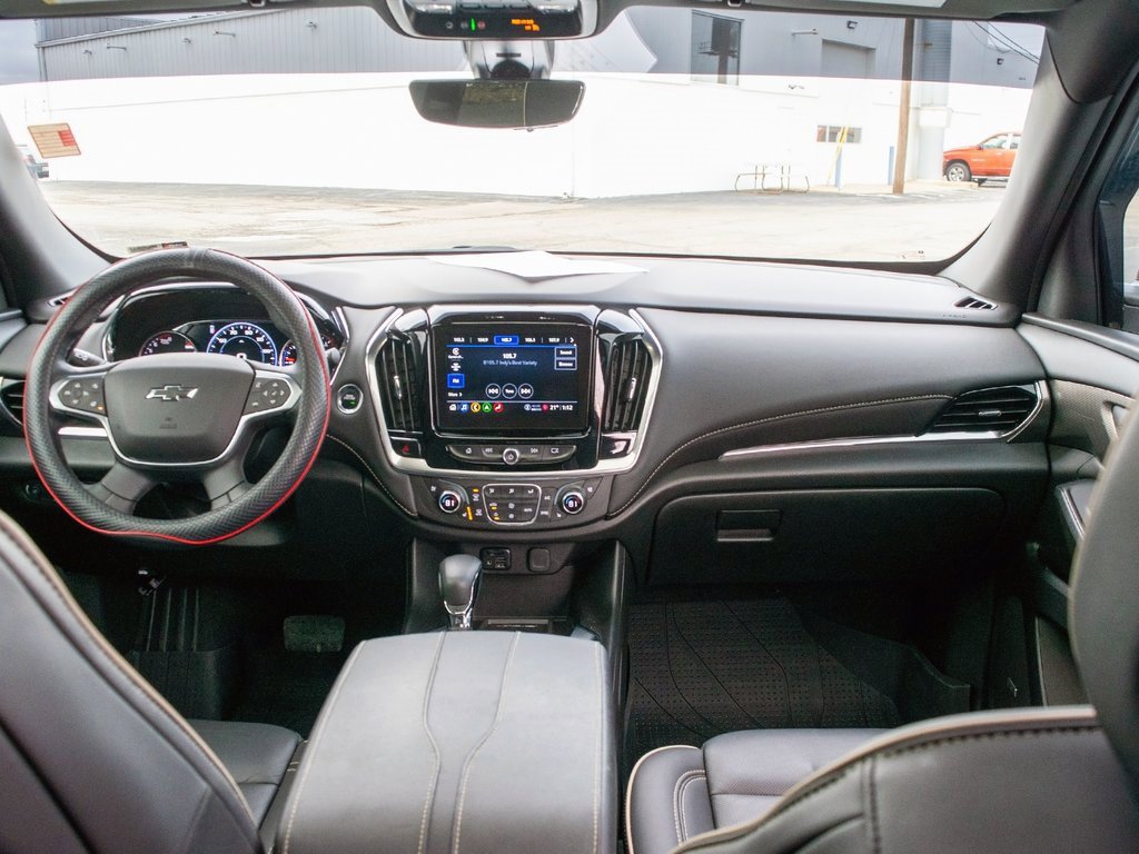 Used 2023 Chevrolet Traverse Premier w/ Redline Edition image 34
