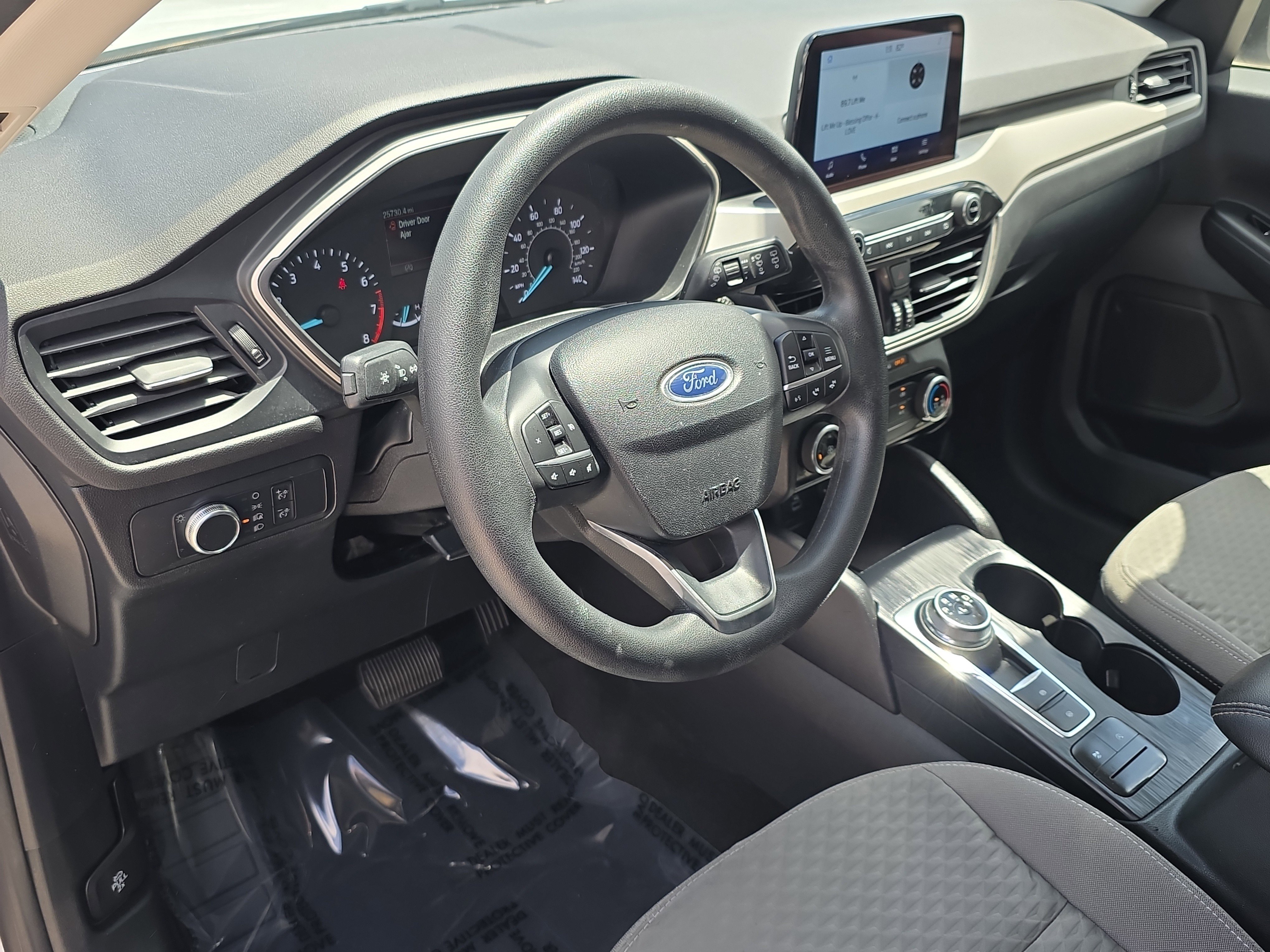 Used 2022 Ford Escape SE image 24
