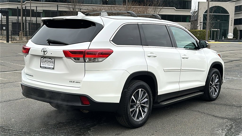 Used 2019 Toyota Highlander XLE image 5