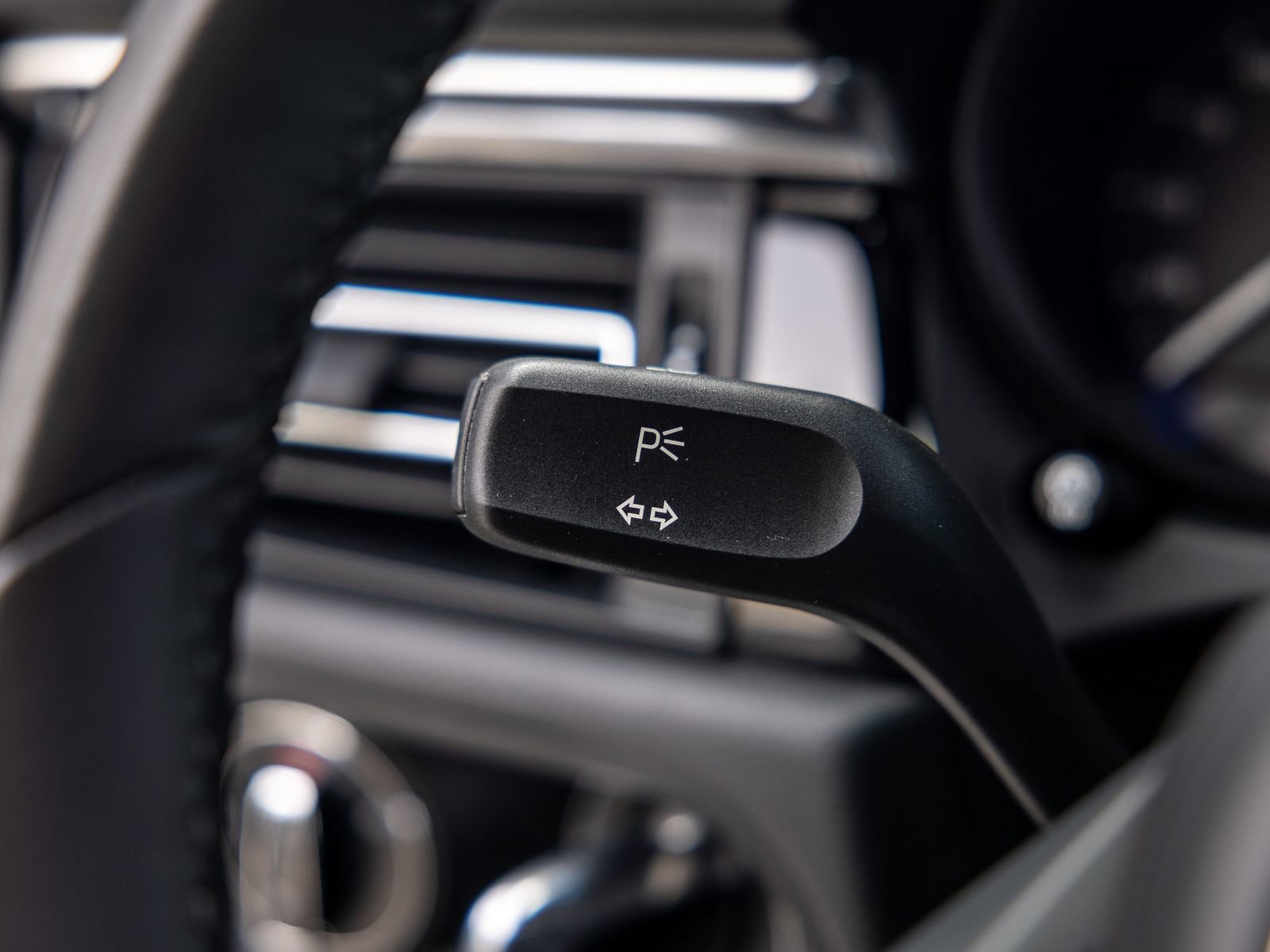 Certified 2024 Porsche Macan S image 47